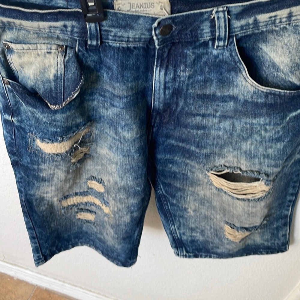 Akademiks shorts